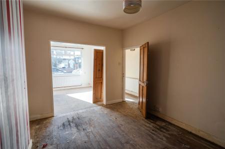 Living Room (2)
