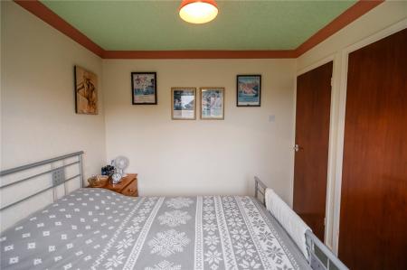 Bedroom 2 (2)