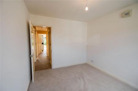 Bedroom 2 (2)