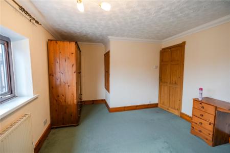 Bedroom 1 (2)