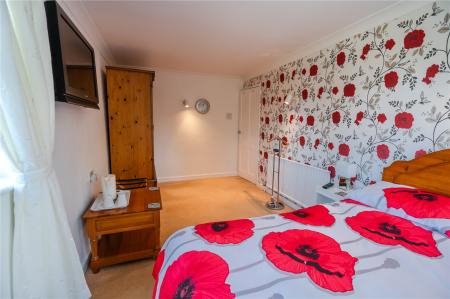 Bedroom 5 (2)