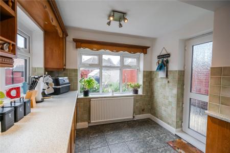 Kitchen (2)