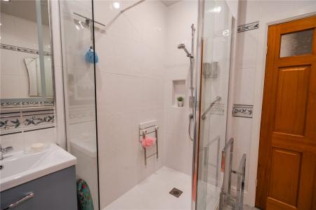 Shower Room (2)