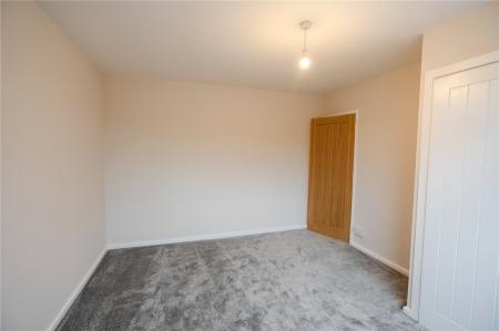 Bedroom 1 (2)