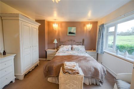 Bedroom 1 (2)