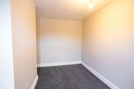 Bedroom 2 (2)
