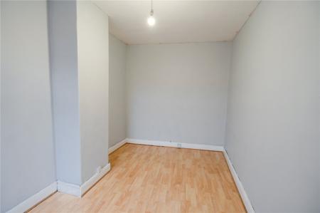 Bedroom 2 (2)