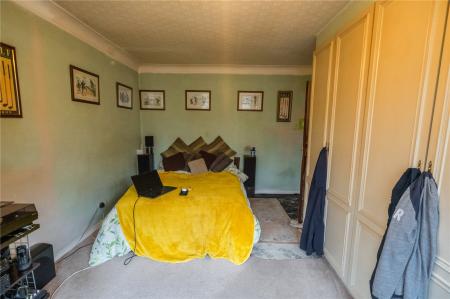 Bedroom 1 (2)