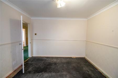 Bedroom 1 (2)