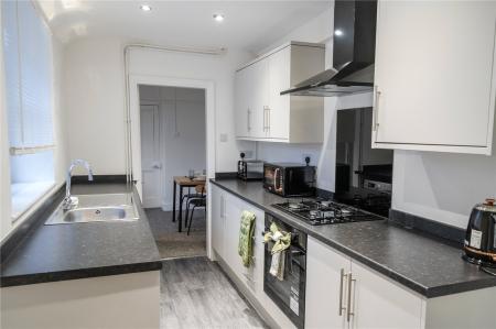 Kitchen (2)