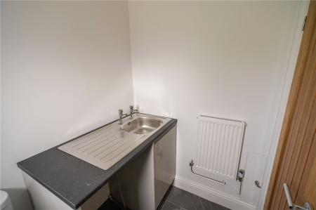 Utility Room (2)
