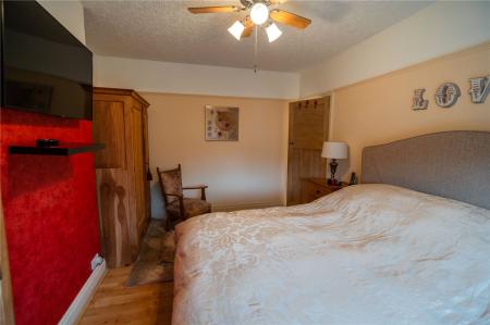 Bedroom 1 (2)
