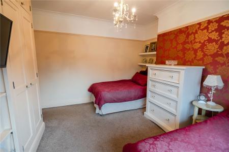Bedroom 2 (2)