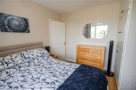 Bedroom 2 (2)