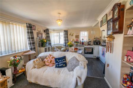 Sitting Room/Kitchen