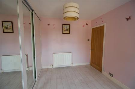 Bedroom 2 (2)