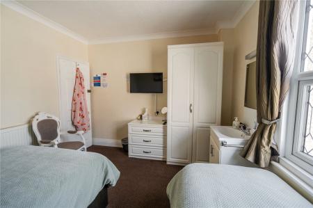 Bedroom 3 (2)