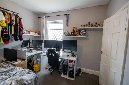 Bedroom 2 (2)
