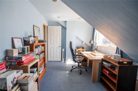 Bedroom 2 (2)
