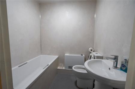 En-Suite Bathroom