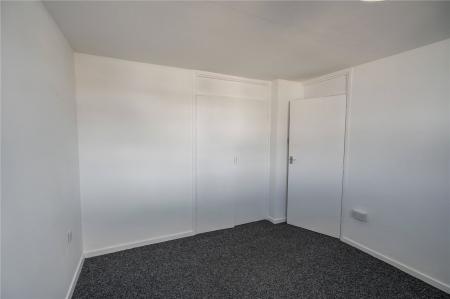Bedroom 2 (2)
