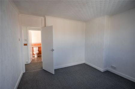 Bedroom 2 (2)