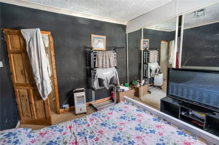 Bedroom 1 (2)