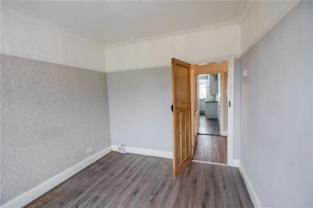 Bedroom 2 (2)