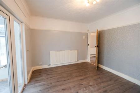 Bedroom 1 (2)