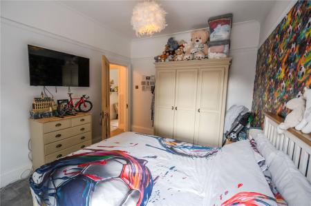 Bedroom 2 (2)