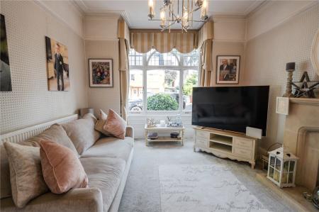Living Room (2)