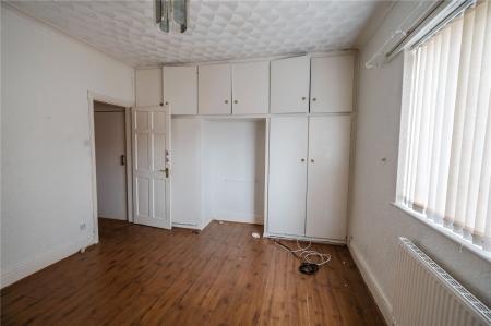 Bedroom 1 (2)