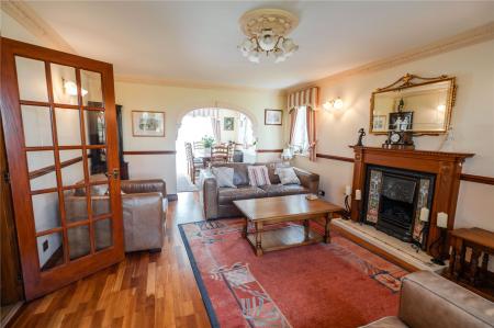 Living Room (2)