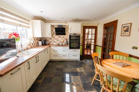 Kitchen (2)