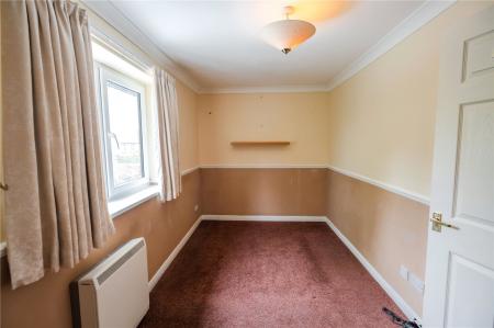 Bedroom 2 (2)