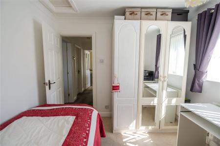 Bedroom 2 (2)