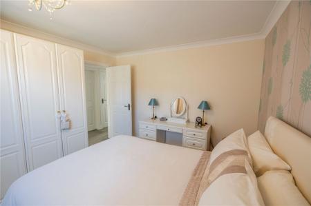 Bedroom 1 (2)