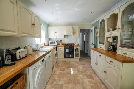 Kitchen Diner (2)