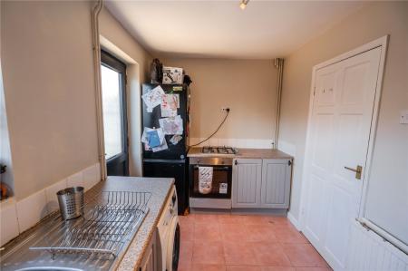Kitchen (2)