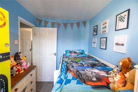 Bedroom 2 (2)