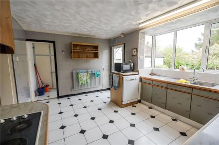 Kitchen (2)