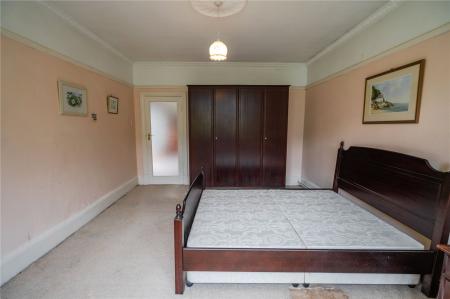 Bedroom 2 (2)