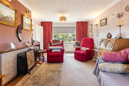 Through Lounge (2)