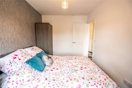 Bedroom 2 (2)