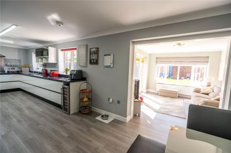 Kitchen Diner (3)