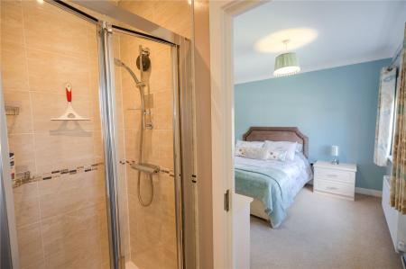 Ensuite (2)