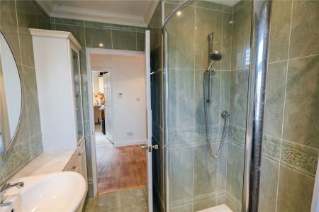 Shower Room (2)