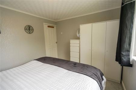 Bedroom 2 (2)