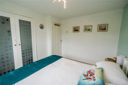 Bedroom 1 (2)