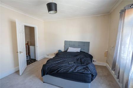 Bedroom 1 (2)